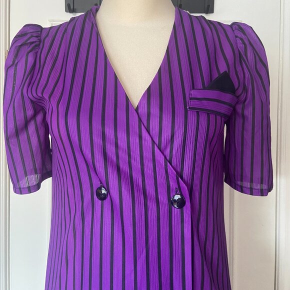 Fast shipping - costume opportunities! - Size small - Picture 2 of 12